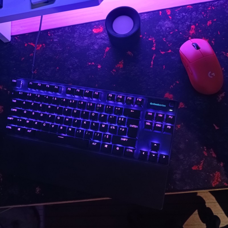 Vend mon Apex pro tkl 2023 neuf avec la garantie 2 ans 