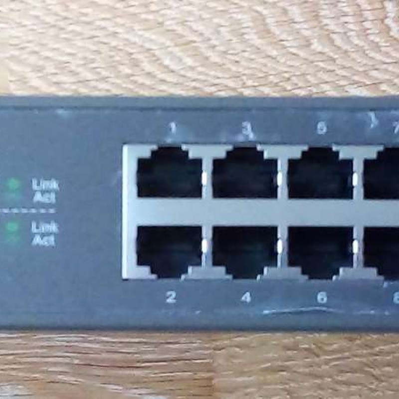 Switch TP-LINK 16 ports Fast Ethernet 10/100